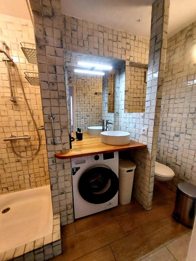Appartement T3 Plein Centre Ville Le Lavandou Kültér fotó